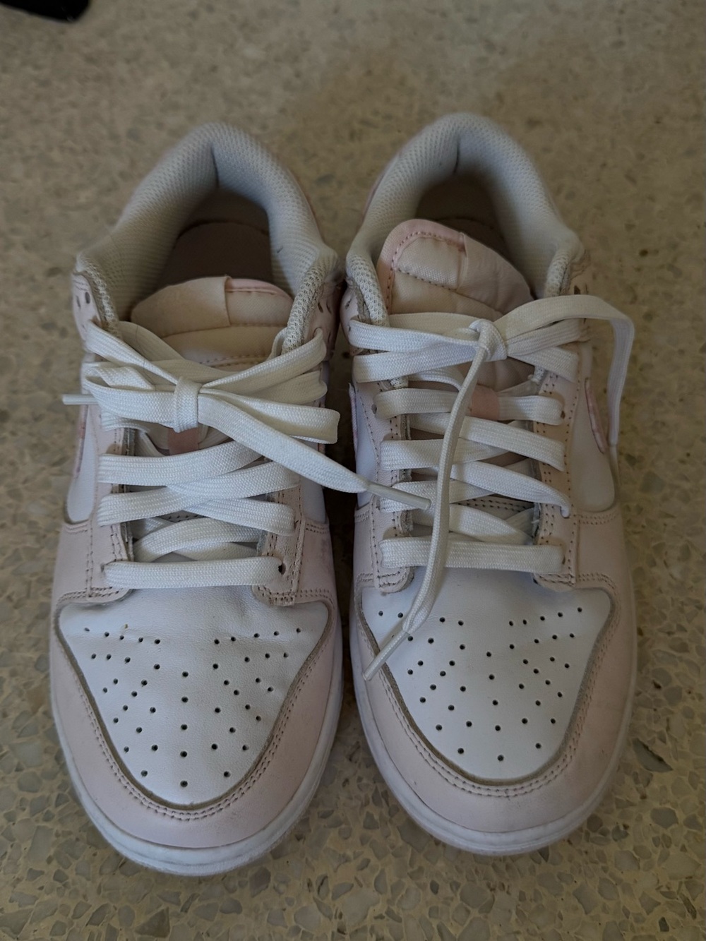 Women’s Light Pink Low-Top Leather Sneakers